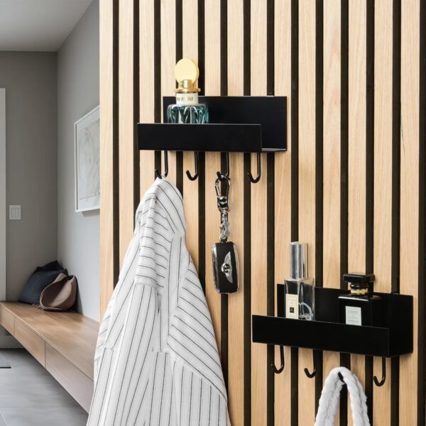 Schwarzes Regal für Akustikpaneele mit 4 Haken, 215 mm